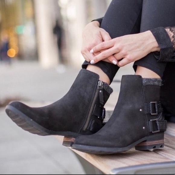 Sorel Shoes - Sorel Black Lolla Ankle Boot Size 8.5
